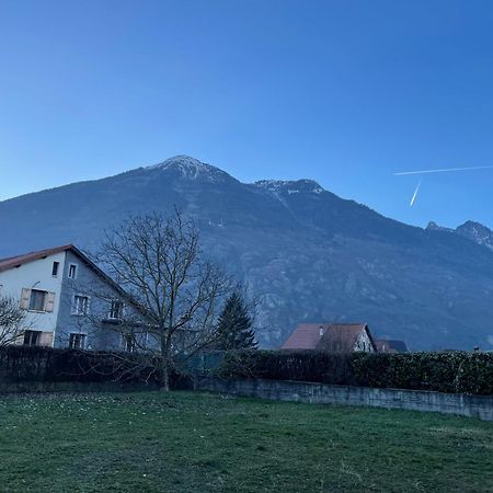 Au Pied De La Vallee Saint-Etienne-de-Cuines Eksteriør billede